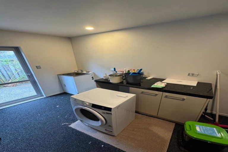 Photo of property in 8a Glenfield Road, Birkenhead, Auckland, 0626