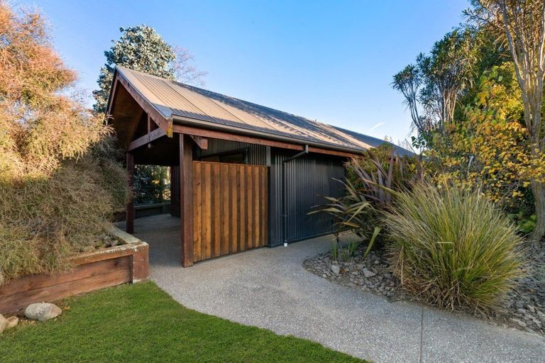 Photo of property in 32 Sarahs Hill, Hahei, Whitianga, 3591