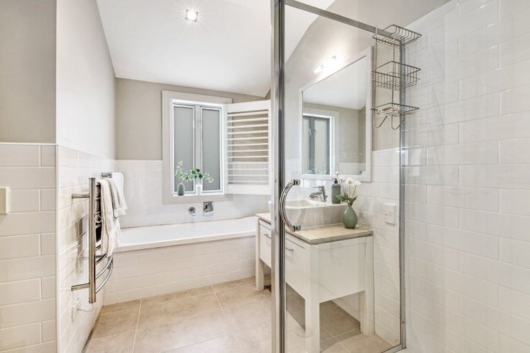 Photo of property in 9 Landmark Terrace, Orewa, 0931