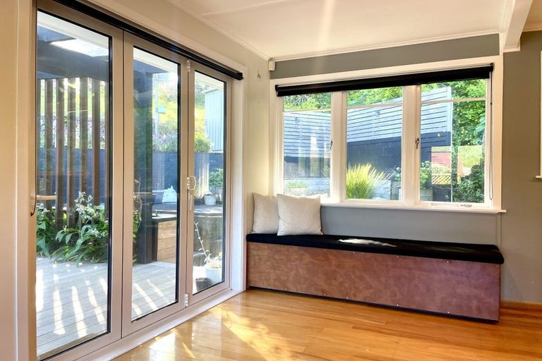 Photo of property in 15 Montreal Grove, Kingston, Wellington, 6021