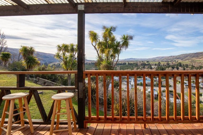 Photo of property in 89 Branxholm Street, Roxburgh, 9500