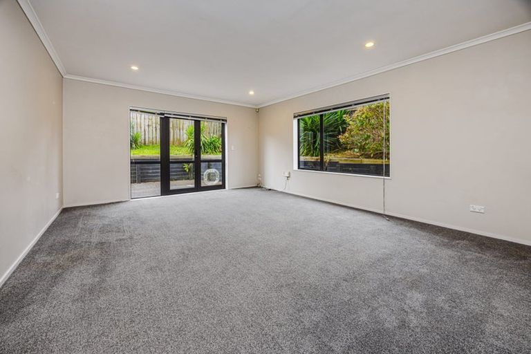 Photo of property in 31d Chieftain Rise, Goodwood Heights, Auckland, 2105