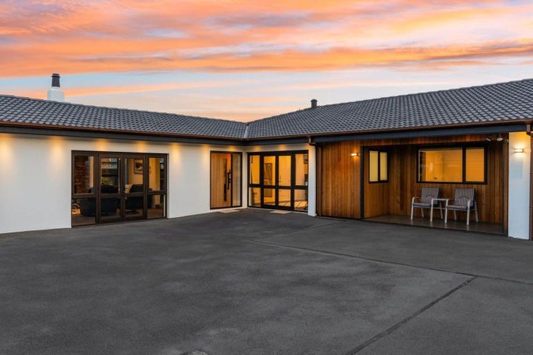 Photo of property in 215 Bay View Road, Saint Clair, Dunedin, 9012