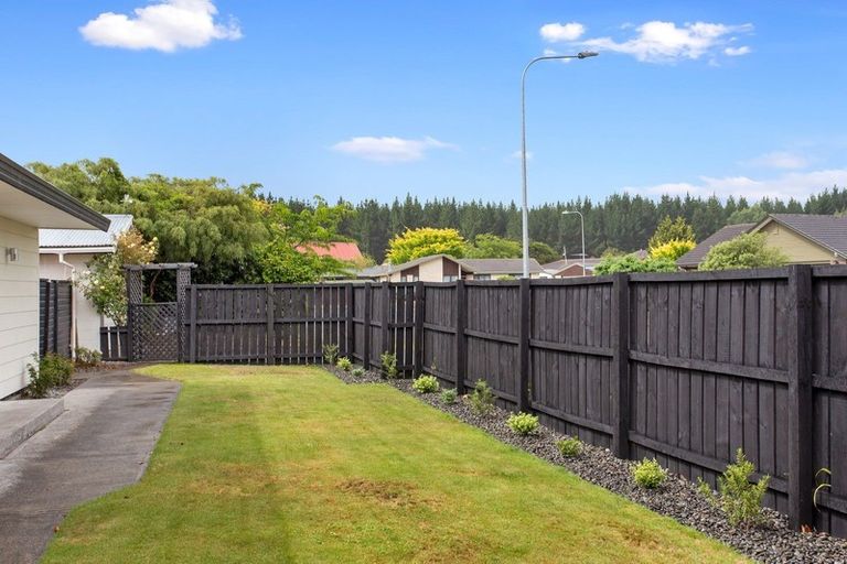 Photo of property in 257 Queenspark Drive, Parklands, Christchurch, 8083