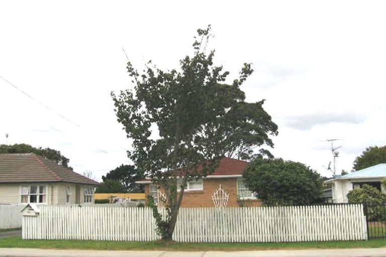 Photo of property in 237 Birkdale Road, Birkdale, Auckland, 0626