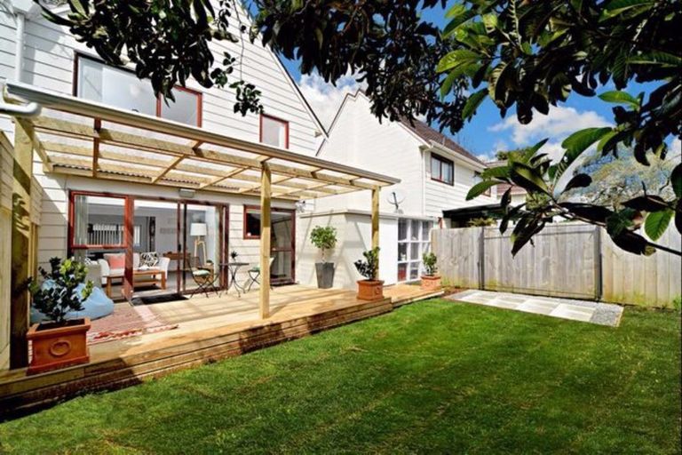 Photo of property in 10/19a Gray Avenue, Mangere East, Auckland, 2024