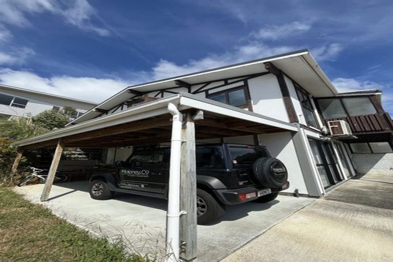 Photo of property in 1 Brora Crescent, Papakowhai, Porirua, 5024