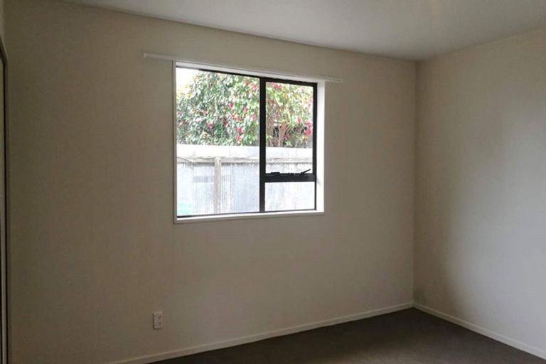 Photo of property in 4 Oriana Crescent, Hornby, Christchurch, 8042