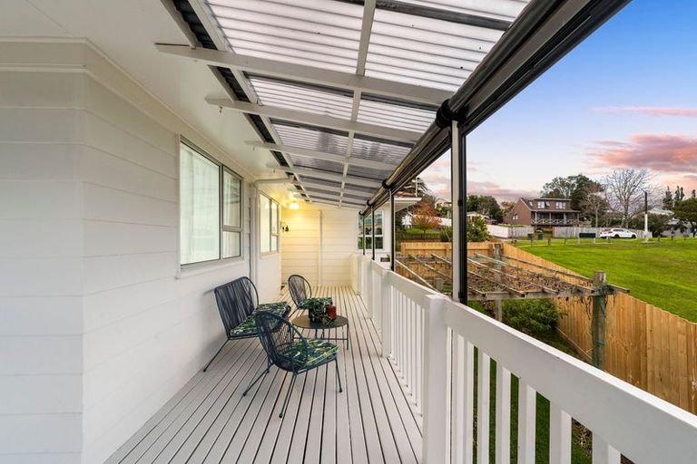 Photo of property in 92 Gallony Avenue, Massey, Auckland, 0614