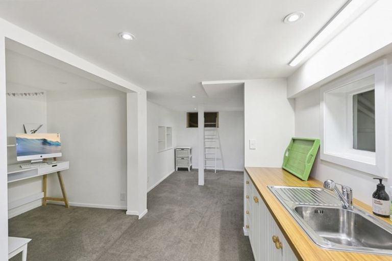 Photo of property in 82 Todman Street, Brooklyn, Wellington, 6021