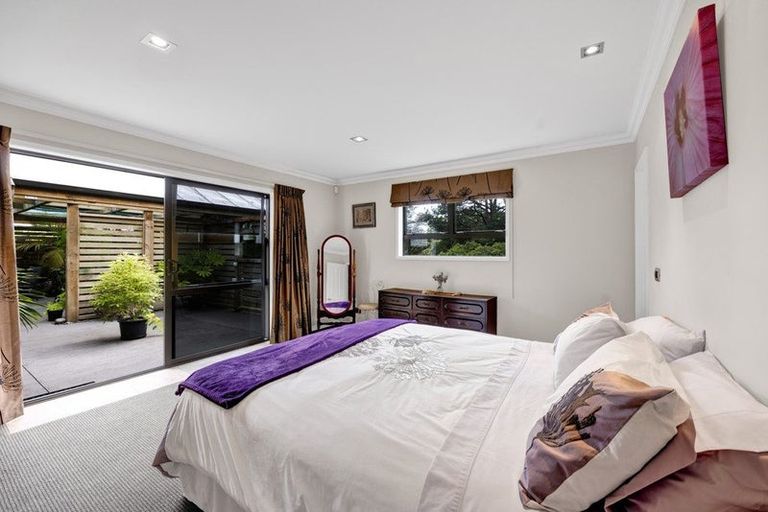 Photo of property in 271 Henwood Road, Paraite, New Plymouth, 4372