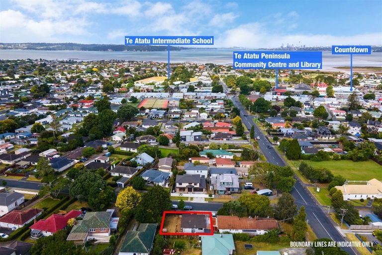 Photo of property in 1/35 Taikata Road, Te Atatu Peninsula, Auckland, 0610
