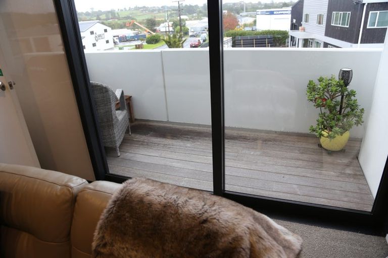 Photo of property in 1/86 Hurlstone Drive, Waiwhakaiho, New Plymouth, 4312