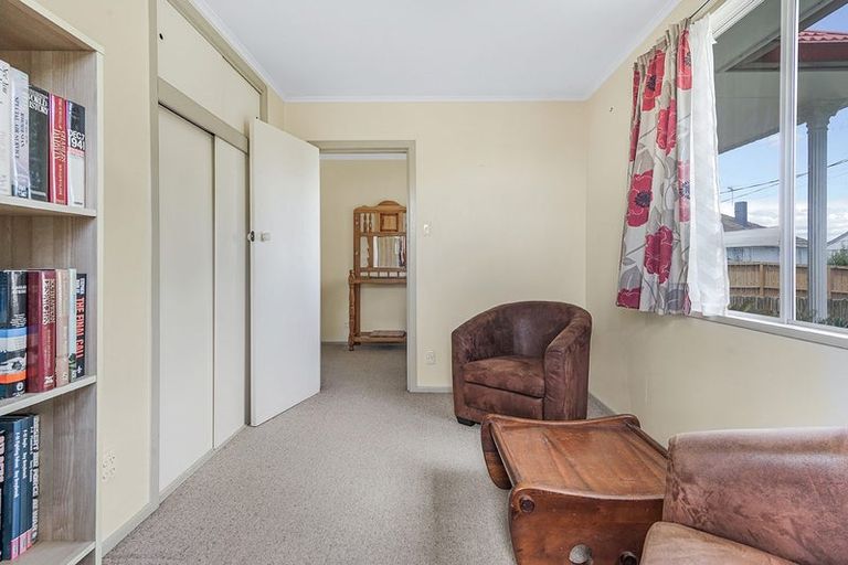 Photo of property in 10 Perry Place, Bader, Hamilton, 3206