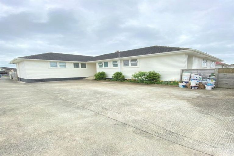 Photo of property in 48 Arimu Road, Papakura, 2110