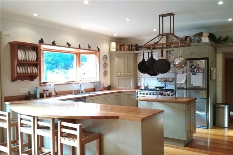 Photo of property in 79 Simla Crescent, Khandallah, Wellington, 6035