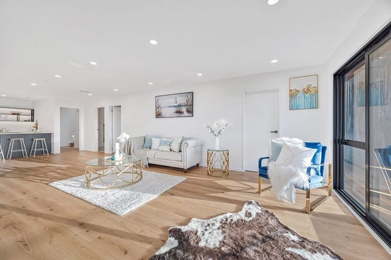 Photo of property in 9 Michael Richard Place, East Tamaki Heights, Auckland, 2016