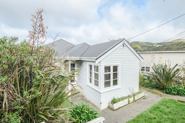 Photo of property in 94 Woodland Road, Johnsonville, Wellington, 6037