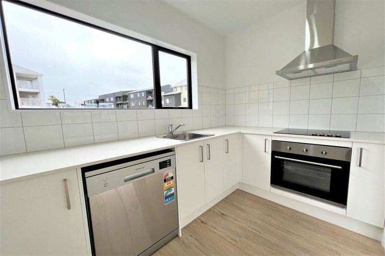 Photo of property in 35 Eileen Newey Place, Henderson, Auckland, 0612