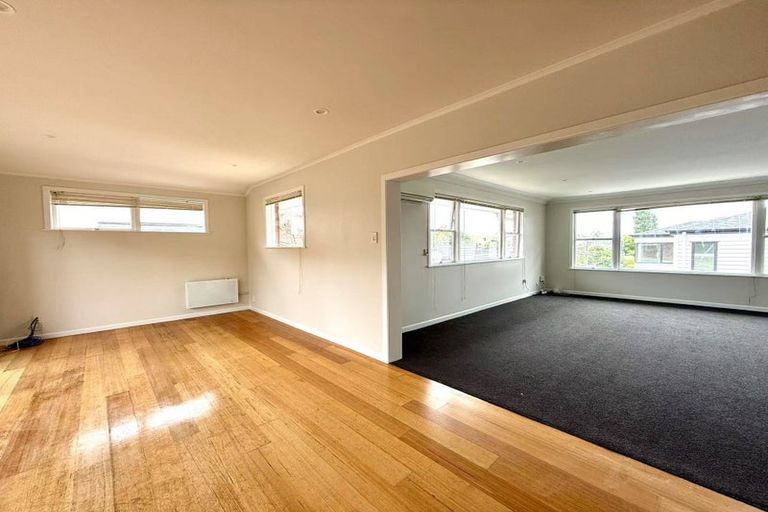 Photo of property in 9 Selwyn Crescent, Forrest Hill, Auckland, 0620