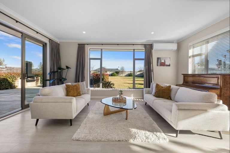 Photo of property in 14 Glenfinnan Place, West Melton, 7618