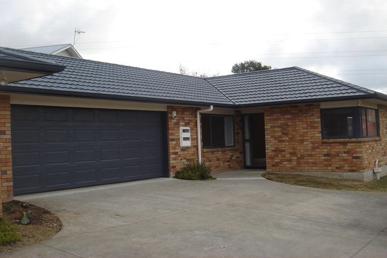 Photo of property in 61 De Havilland Drive, Goodwood Heights, Auckland, 2105