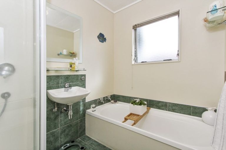 Photo of property in 46 Brandon Road, Glen Eden, Auckland, 0602