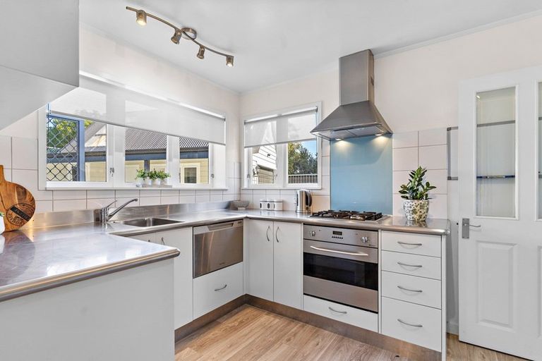 Photo of property in 62 Mcmaster Street, Greytown, 5712