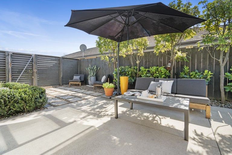 Photo of property in 33 Rainey Crescent, Papamoa Beach, Papamoa, 3118