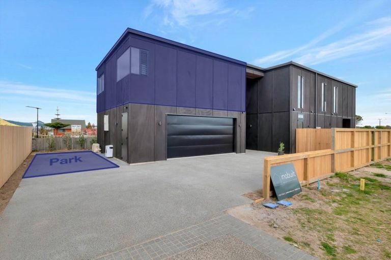 Photo of property in 11 Otira Place, Awapuni, Palmerston North, 4412