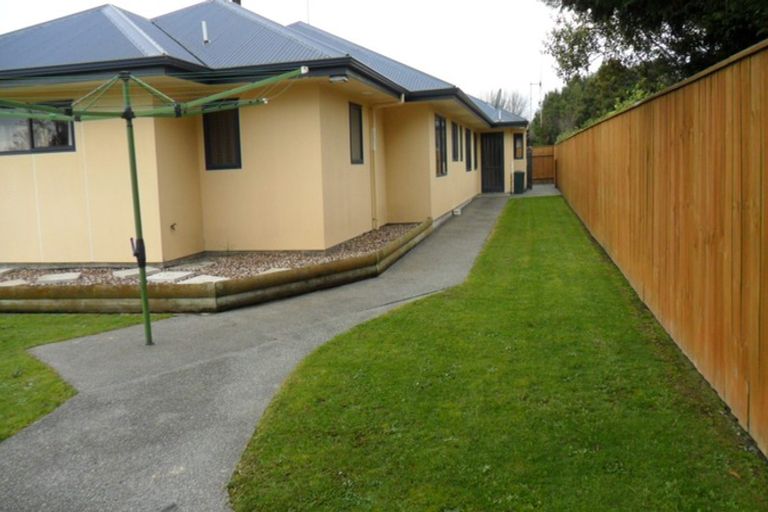 Photo of property in 27 Parnell Heights Drive, Kelvin Grove, Palmerston North, 4414