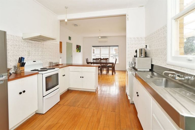 Photo of property in 12 Grey Street, Hamilton East, Hamilton, 3216