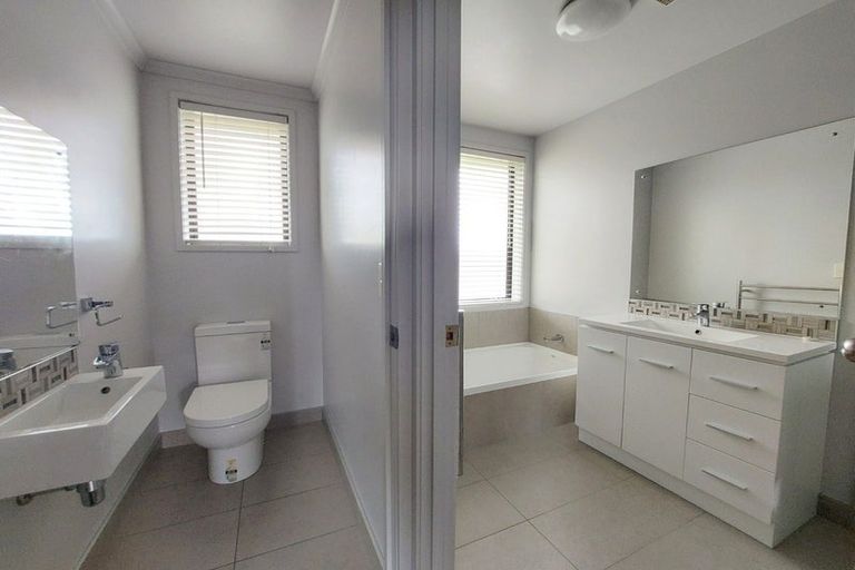 Photo of property in 25 Saxon Woods Drive, Rototuna North, Hamilton, 3210