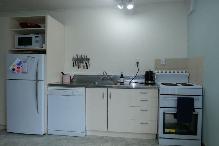 Photo of property in 82 Severn Street, Island Bay, Wellington, 6023