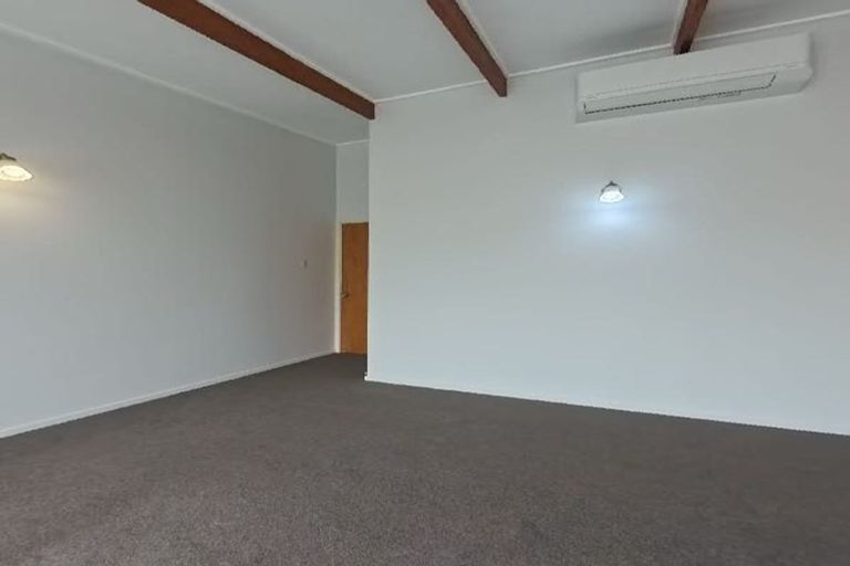 Photo of property in 54 Brois Street, Frankleigh Park, New Plymouth, 4310