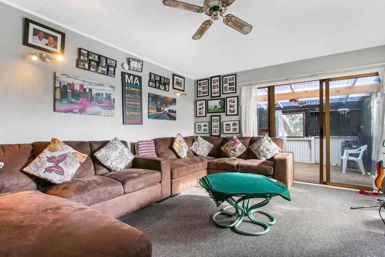 Photo of property in 2/1 Carter Place, Manurewa, Auckland, 2102