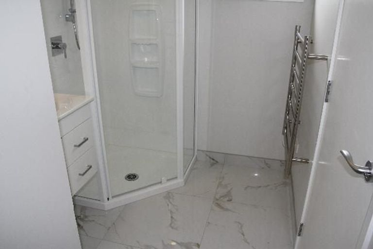 Photo of property in 56 Taikata Road, Te Atatu Peninsula, Auckland, 0610