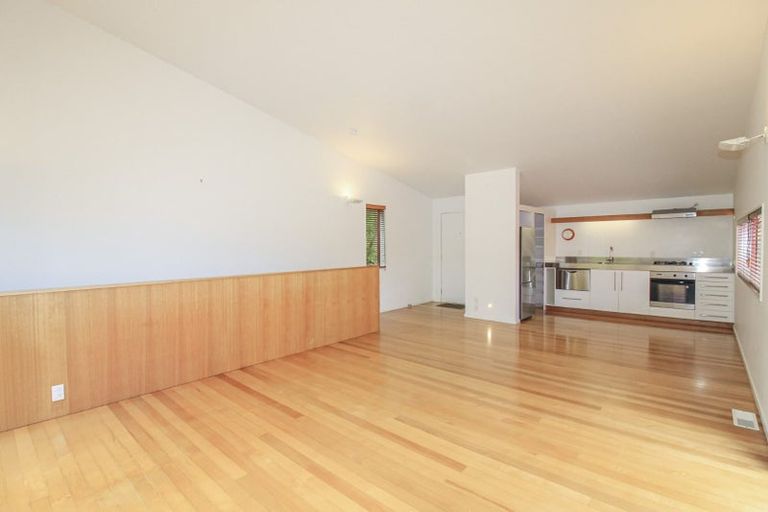 Photo of property in 8 Albemarle Road, Northland, Wellington, 6012