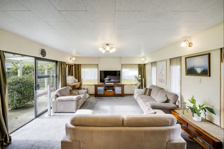 Photo of property in 1422 Woodstock Avenue, Mayfair, Hastings, 4122