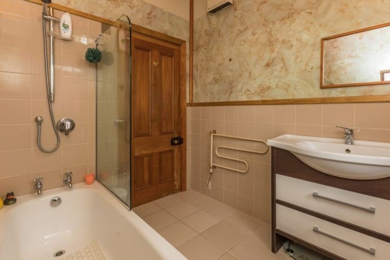 Photo of property in 10 Miller Street, Otane, 4202