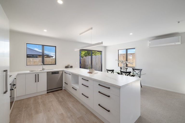 Photo of property in 12 Kura Lane, Aranui, Christchurch, 8061