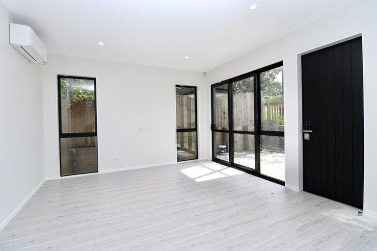 Photo of property in 127a Oreil Avenue, West Harbour, Auckland, 0618