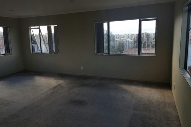 Photo of property in 14 Gordon Stanley Drive, Massey, Auckland, 0614