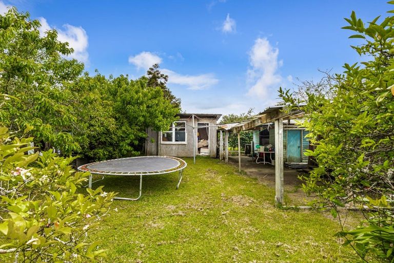 Photo of property in 105 Henderson Valley Road, Henderson, Auckland, 0612