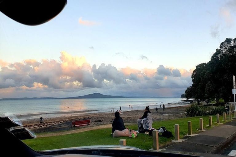 Photo of property in 1/38 Gulf View Road, Murrays Bay, Auckland, 0630