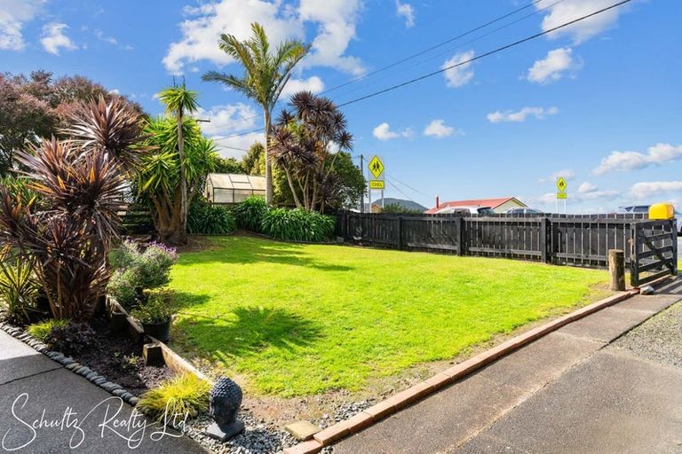 Photo of property in 111 Hurndall Street East, Maungaturoto, 0520