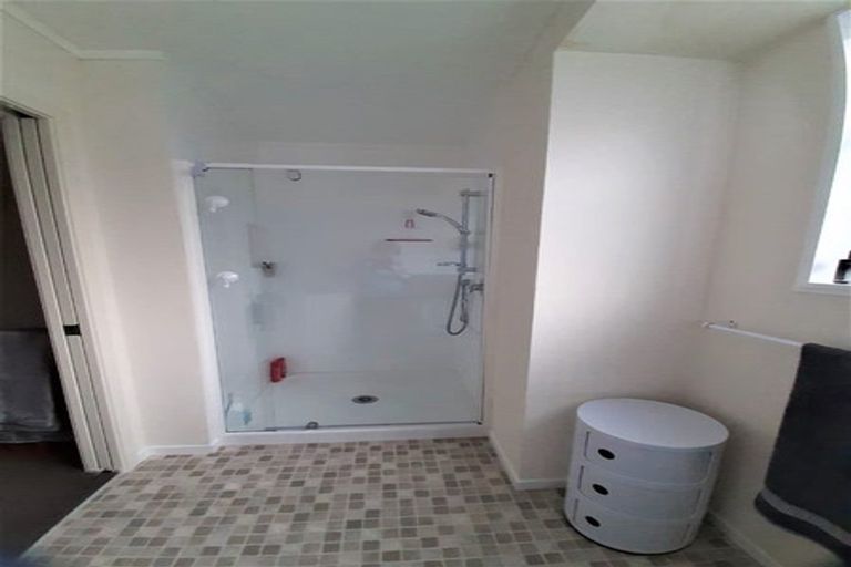 Photo of property in 3/2 Burdendale Grove, Churton Park, Wellington, 6037