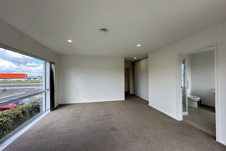 Photo of property in 2 Treestump Road, Takanini, 2112