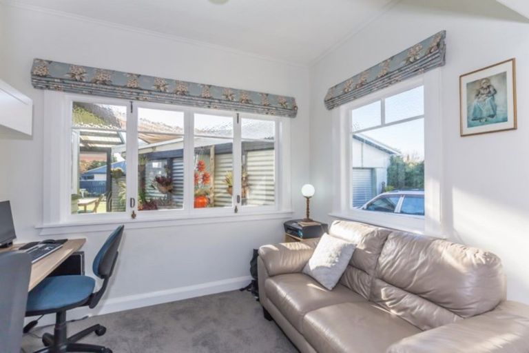 Photo of property in 16 Trafalgar Street, Levin, 5510