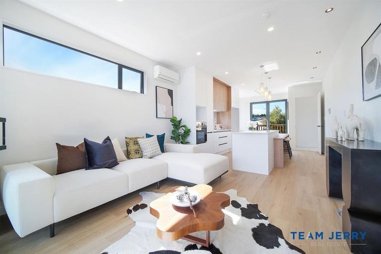 Photo of property in 1 Heketara Way, Massey, 0614